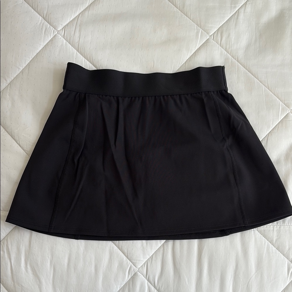 Aritzia “TNA” Black Women's Skort